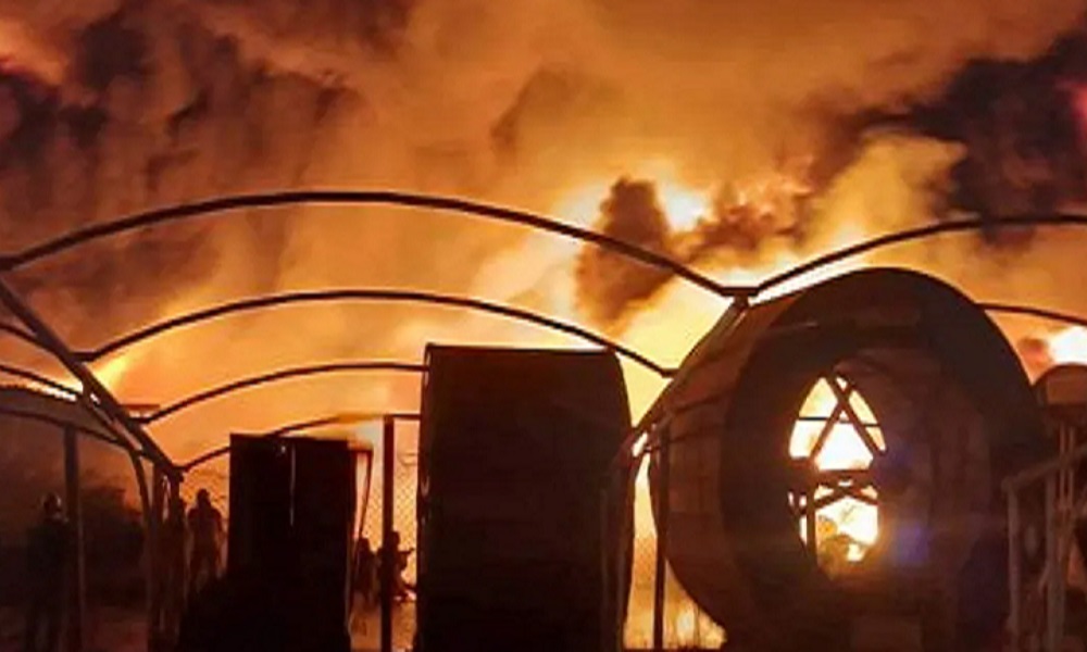 بالفيديو:-حريق-بمخازن-للشركة-العامة-للكهرباء-بمحيط-طرابلس