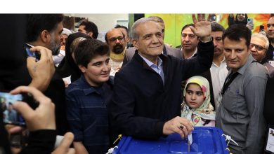 انتخابات-إيران-“المتأرجحة”-تقصر-السباق-بين-المرشحيْن
