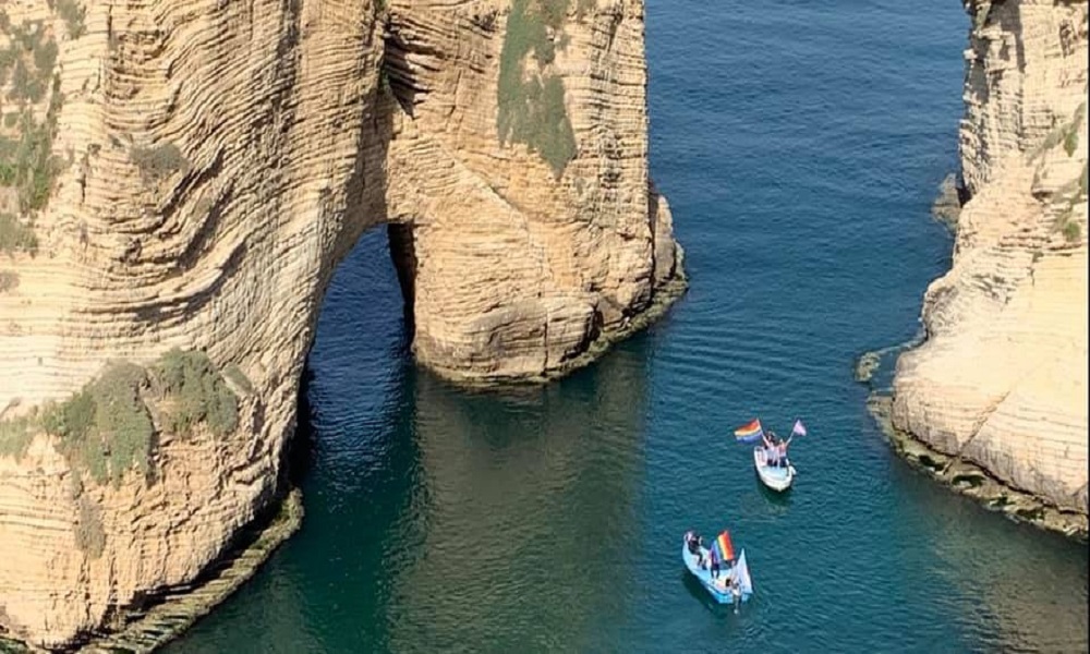 بالفيديو:-محاولة-انتحار-عن-صخرة-الروشة